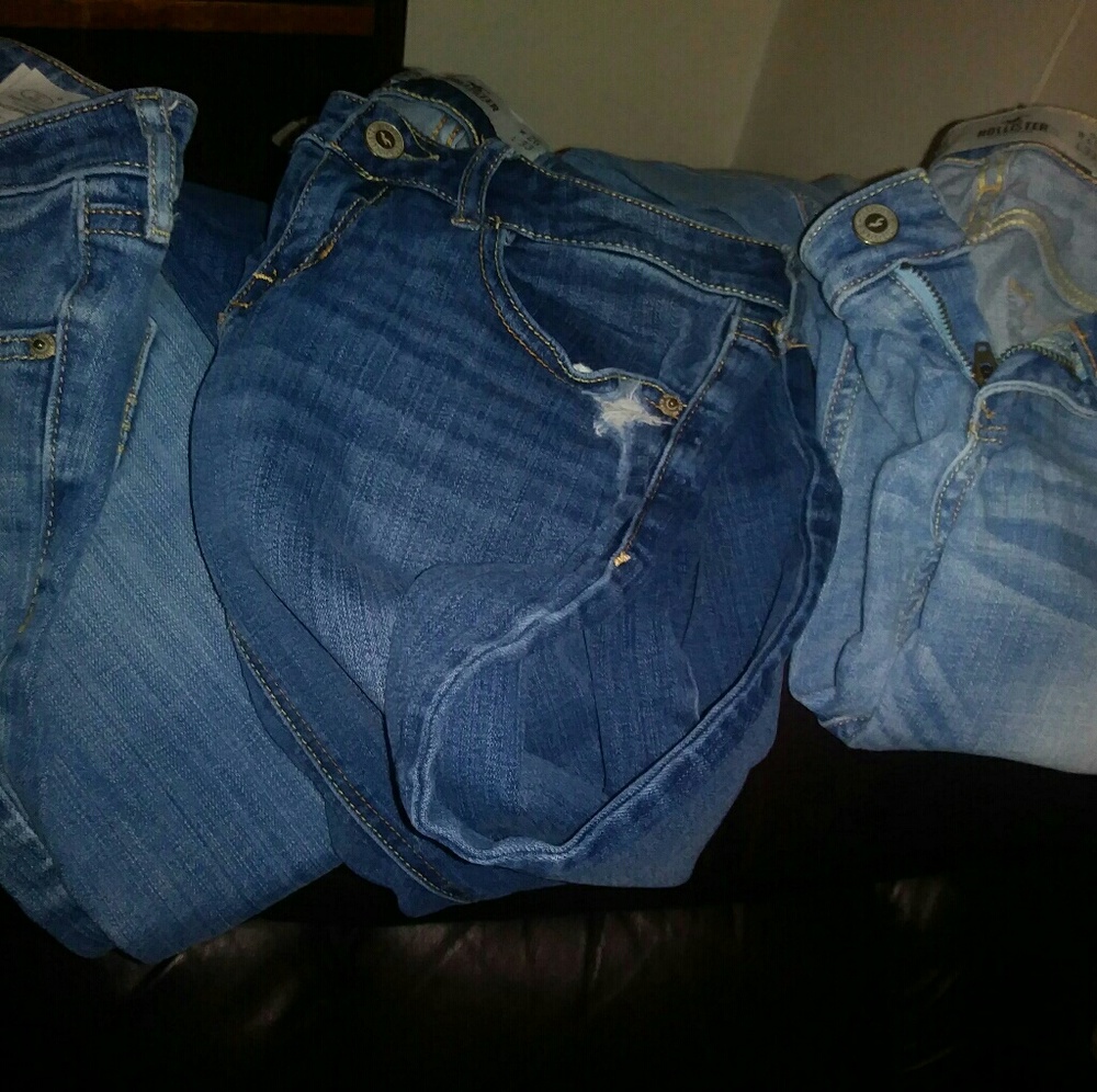 Hollister jeans 3 pairs with cuts